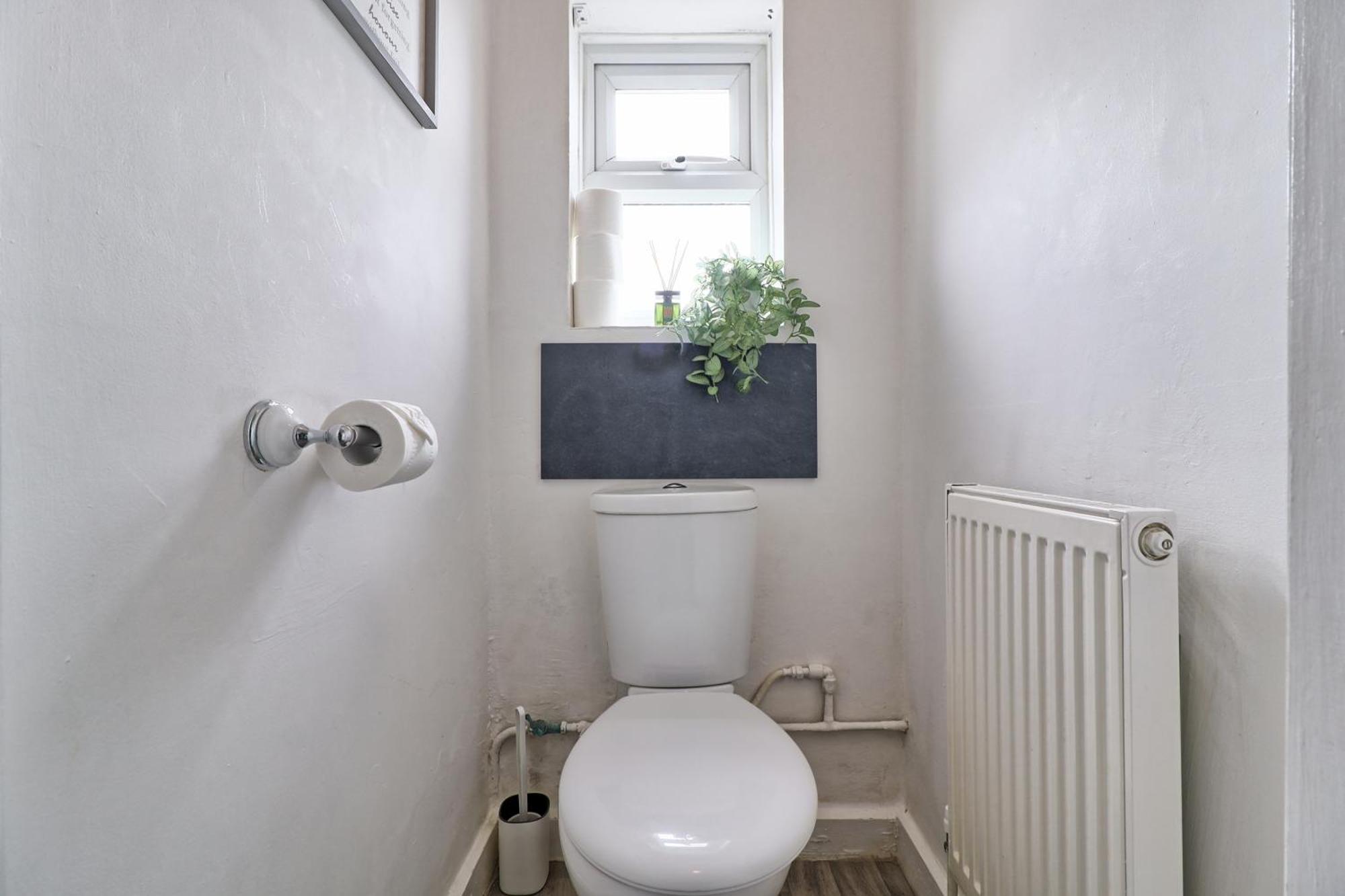 Luxury 3-Bed Apartment Near To London With Parking Hornchurch Eksteriør bilde