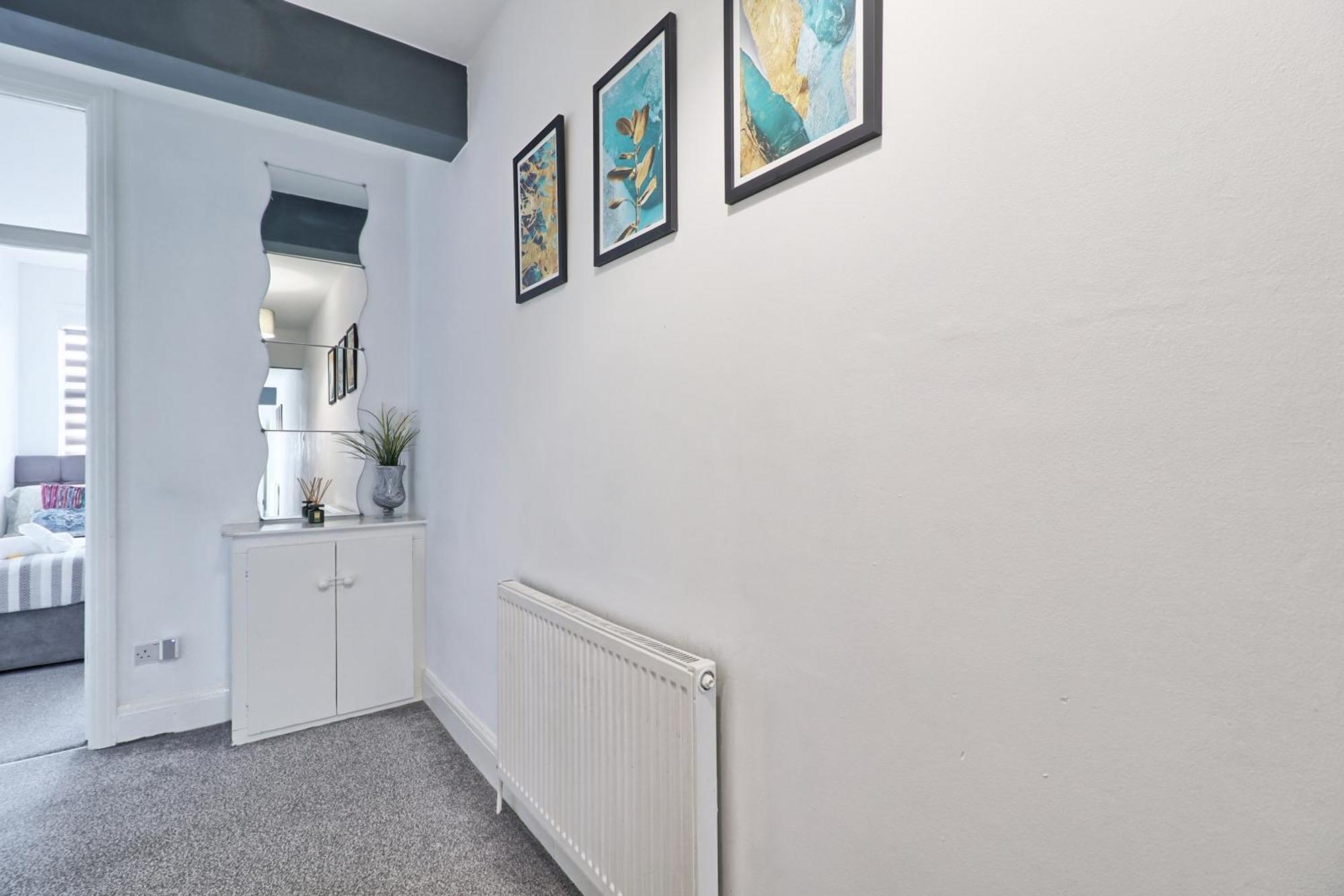 Luxury 3-Bed Apartment Near To London With Parking Hornchurch Eksteriør bilde