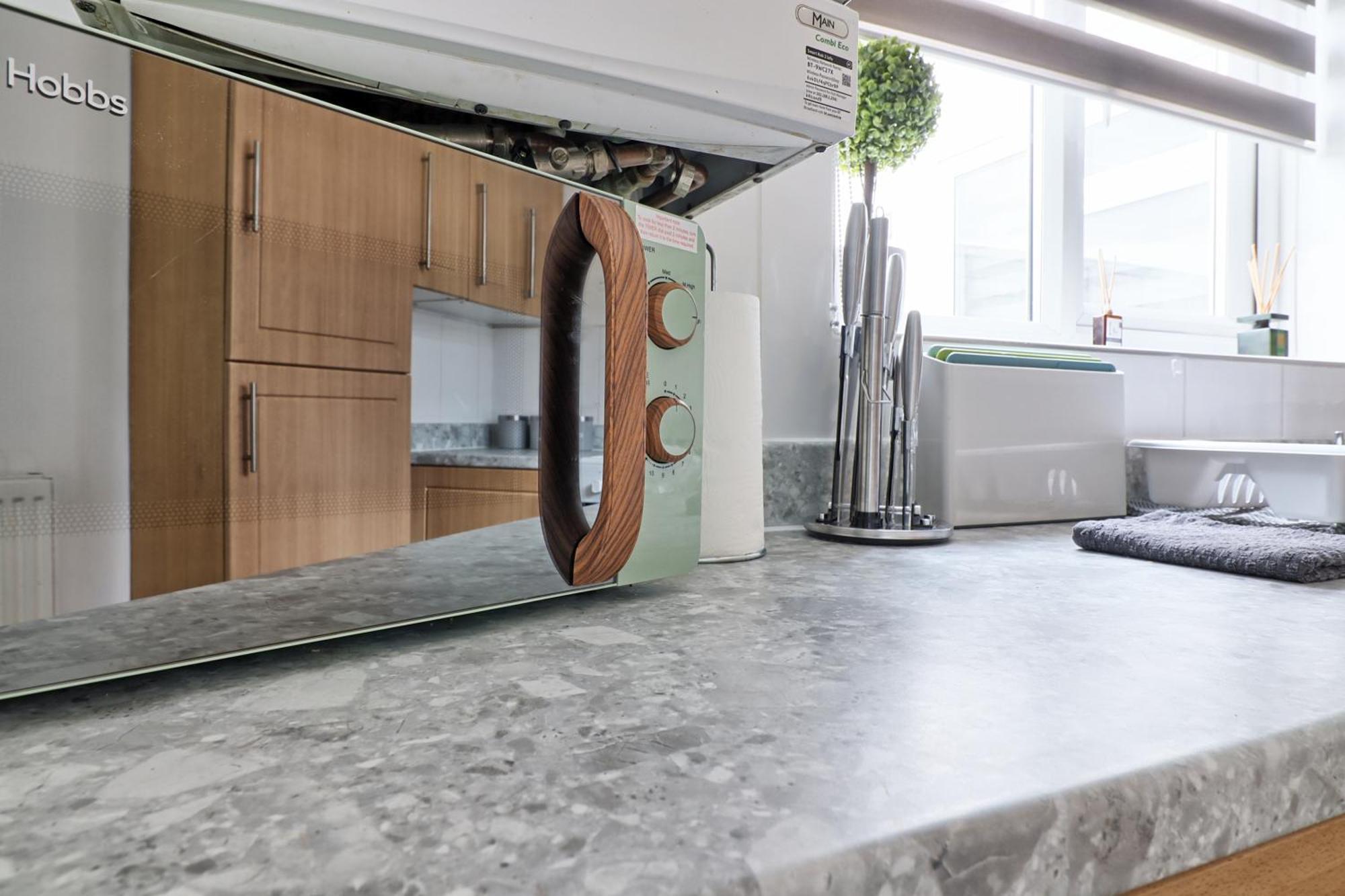 Luxury 3-Bed Apartment Near To London With Parking Hornchurch Eksteriør bilde