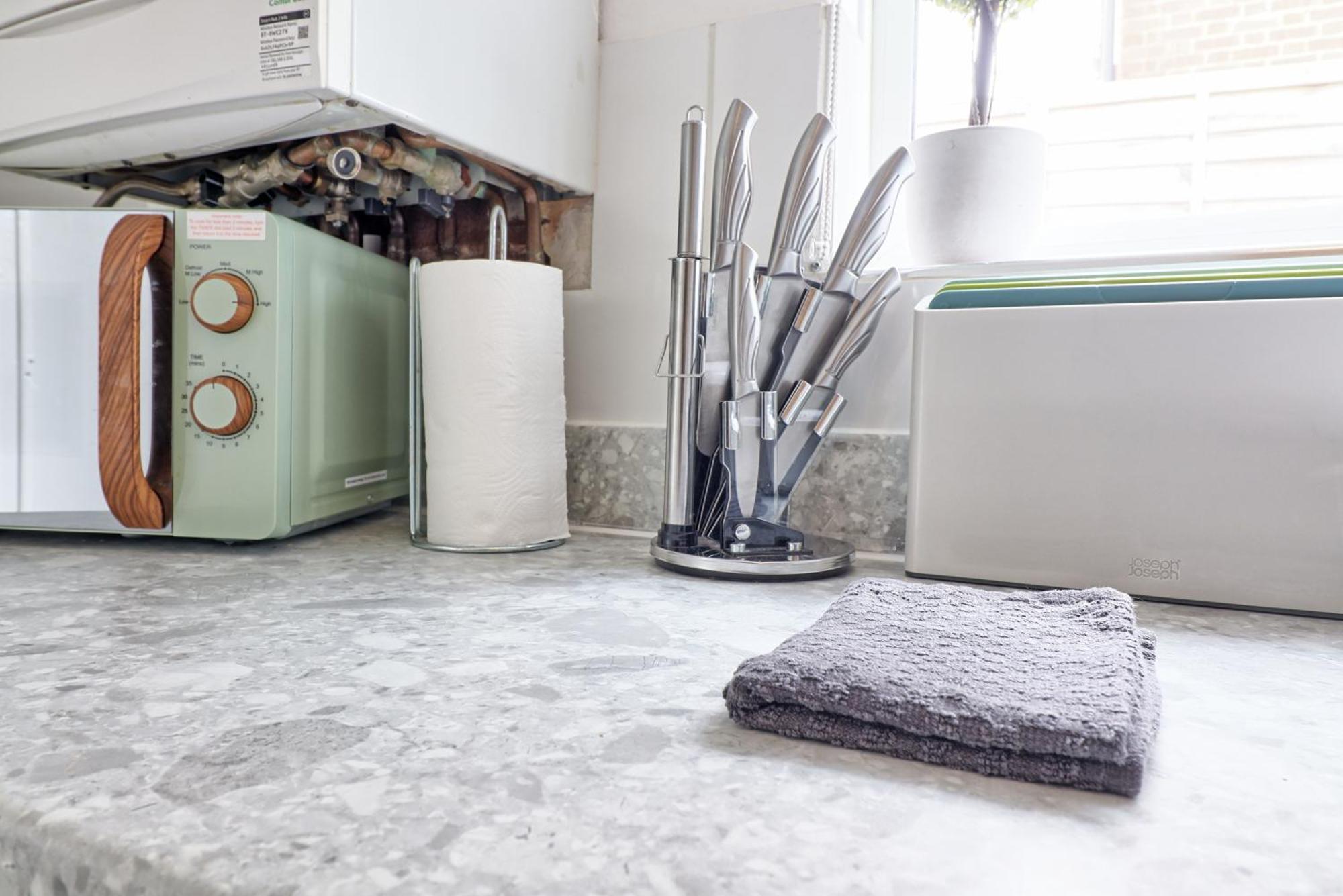 Luxury 3-Bed Apartment Near To London With Parking Hornchurch Eksteriør bilde