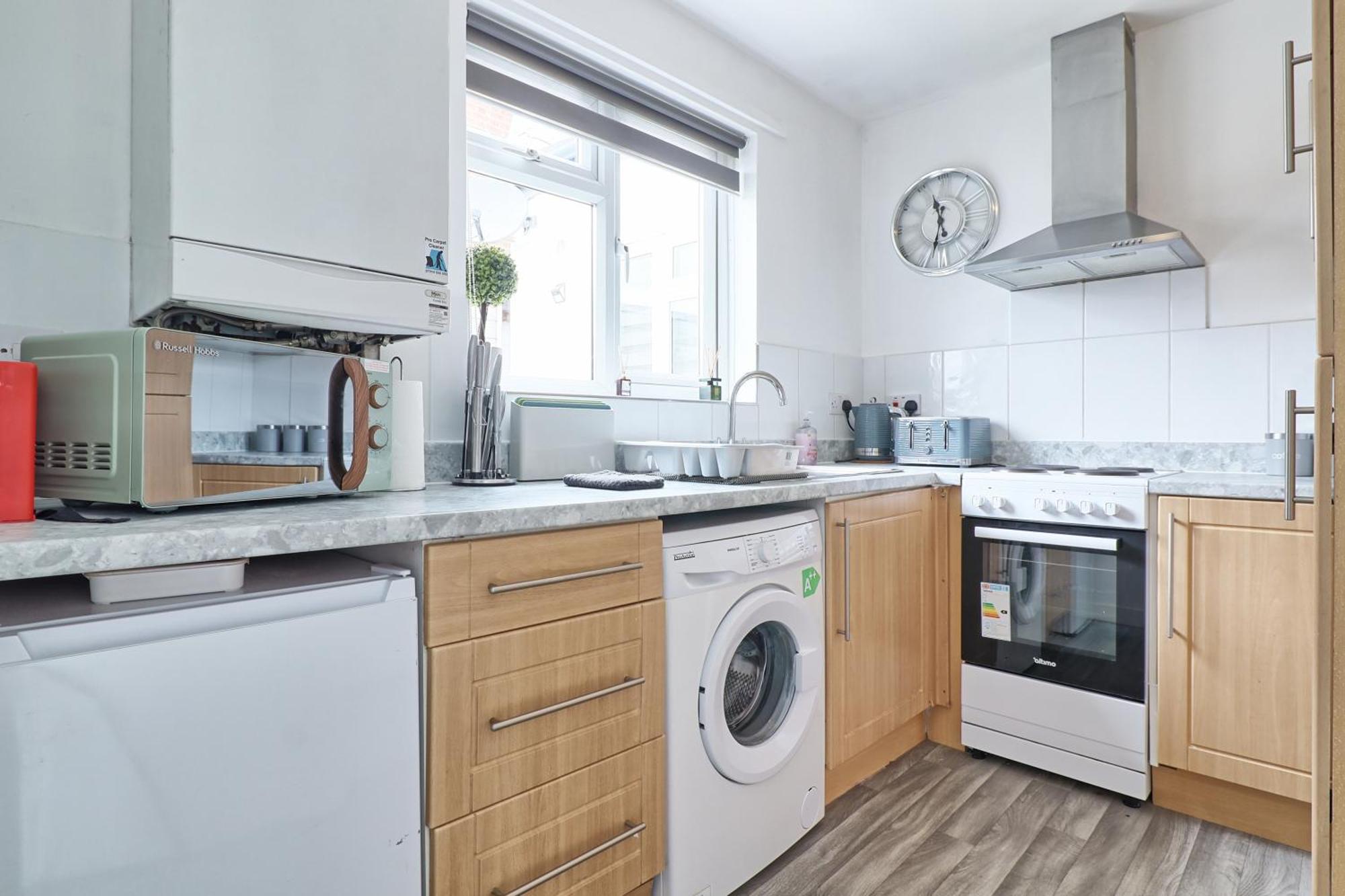 Luxury 3-Bed Apartment Near To London With Parking Hornchurch Eksteriør bilde